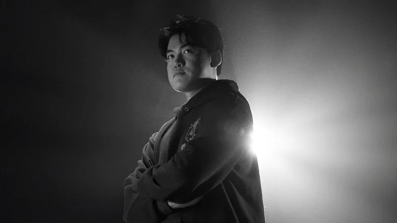 开云app官网下载入口地址-飞机一次不死完成超神，面对旧主Guma首局比赛发挥有点火热？